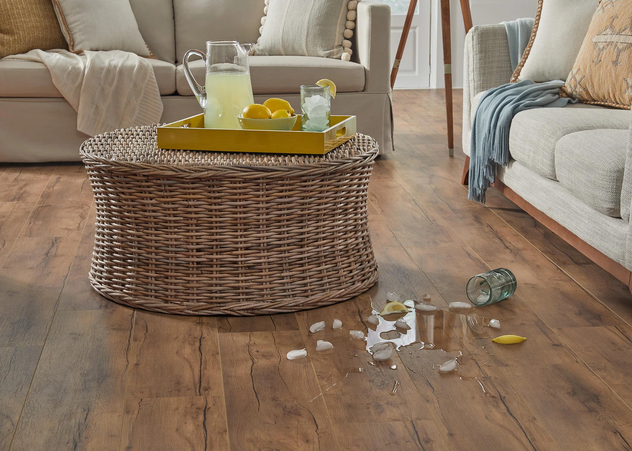 1464-10mm-amber-crest-oak-w-pad-water-resistant-laminate-flooring-8.03-in.-wide-x-48-in.-long-3.webp 10mm Amber Crest Oak w/ pad Water-Resistant Laminate Flooring 8.03 in. Wide x 48 in. Long