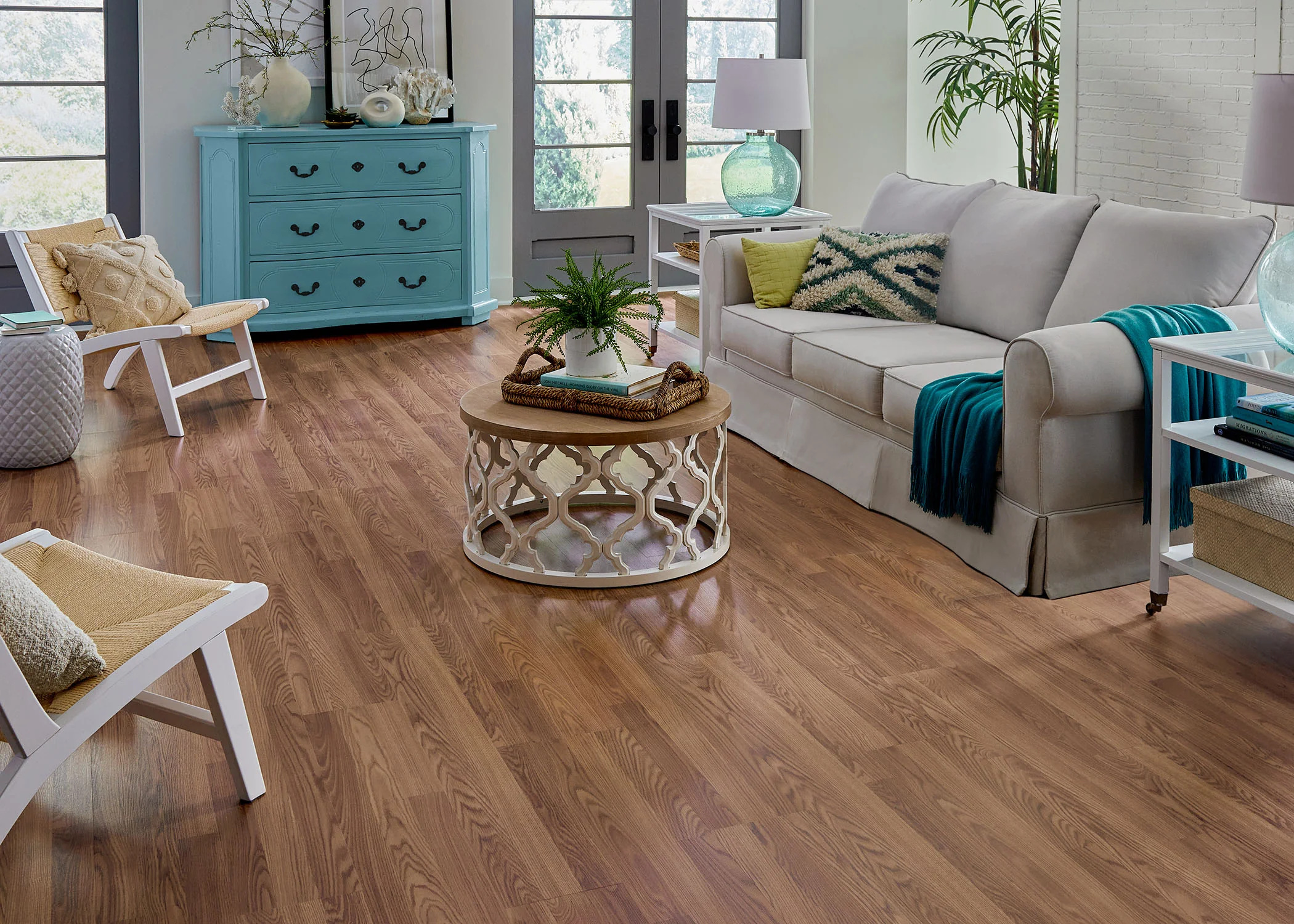 1554-8mm-cinnabar-oak-w-pad-laminate-flooring-8.03-in.-wide-x-48-in.-long-3.webp 8mm Cinnabar Oak w/ pad Laminate Flooring 8.03 in. Wide x 48 in. Long