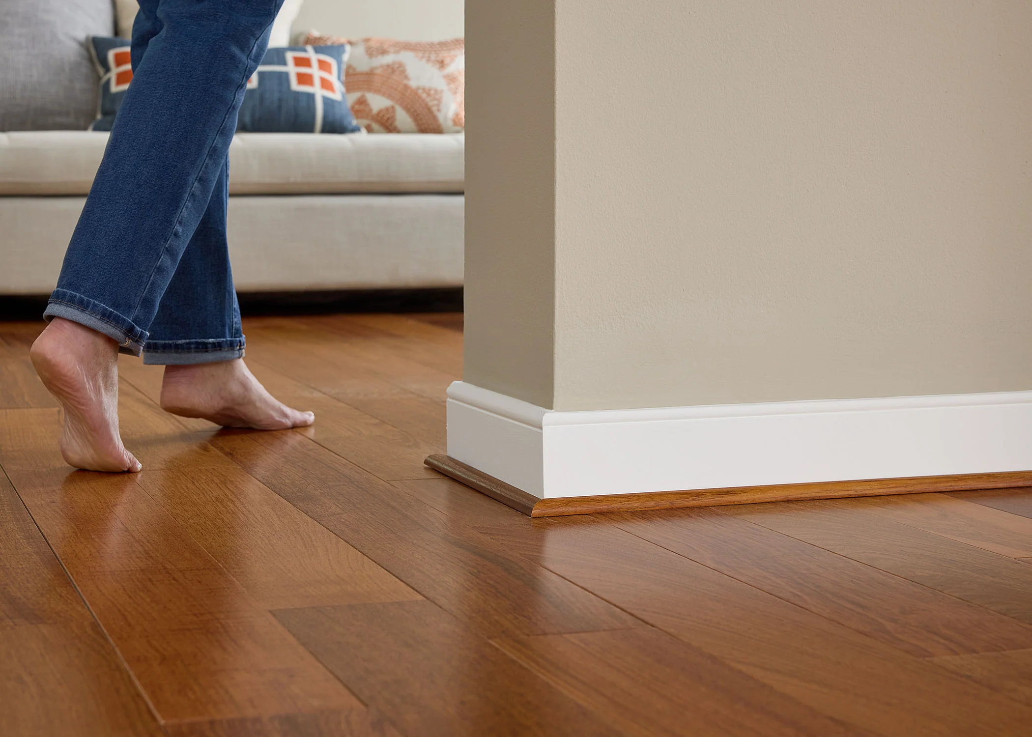 3655-prefinished-brazilian-cherry-3-4-in.-tall-x-0.5-in.-wide-x-6.5-ft.-length-shoe-molding-2.webp Prefinished Brazilian Cherry 3/4 in. Tall x 0.5 in. Wide x 6.5 ft. Length Shoe Molding