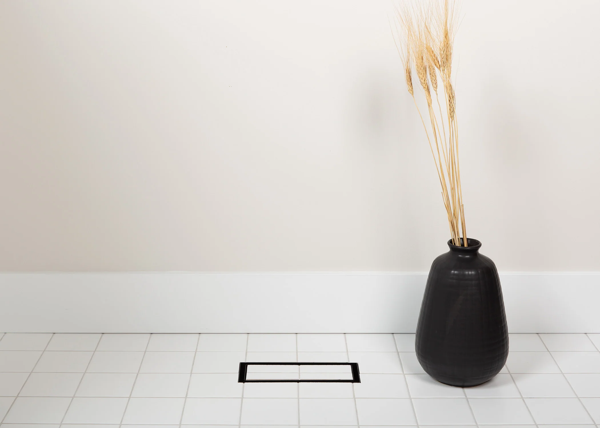Flushmount Lite Matte Black 4"x12" - PRO